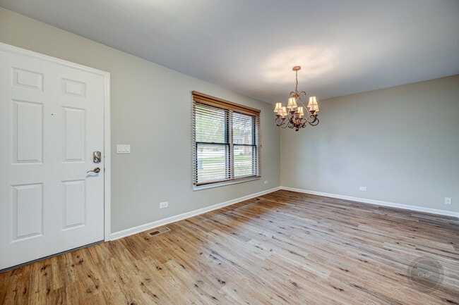 4 N Birchwood Dr