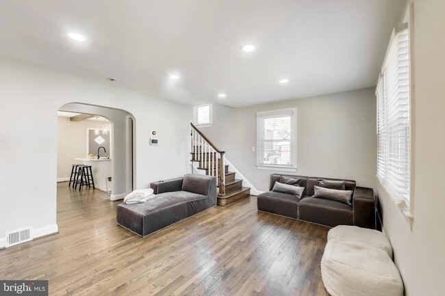 Photo - 4609 Hillside Rd SE