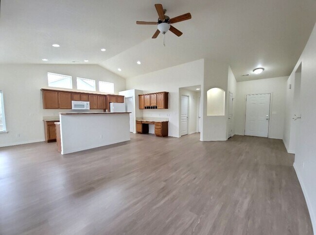 Photo - Spacious Rambler in West Richland