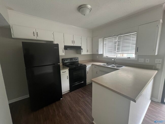 Photo - 9007 Mahogany Row SE