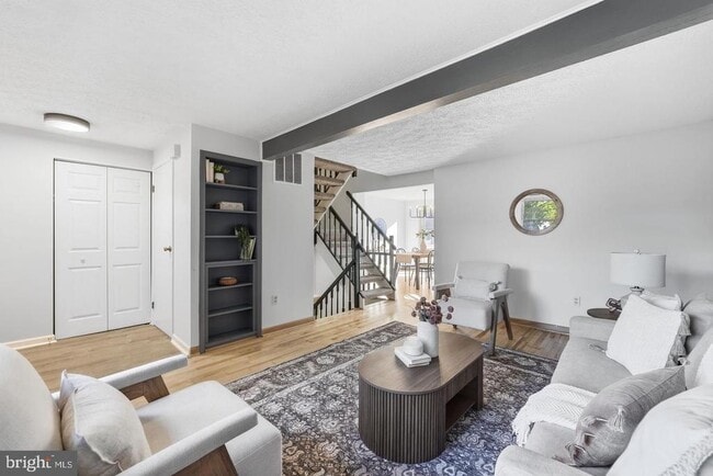 Photo - 7619 Nutwood Ct