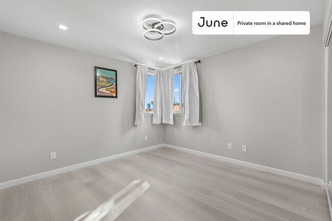 Room in Shared 5 bed/5 bath home in Boyle Heights