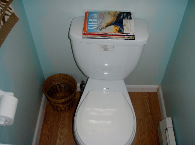 Powder Room - 419 West Ave Unidad WestSide