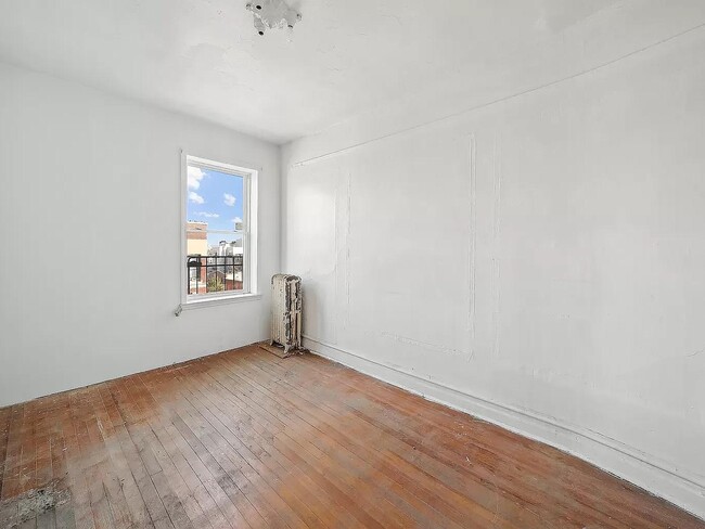 Photo - 374 S 2nd St