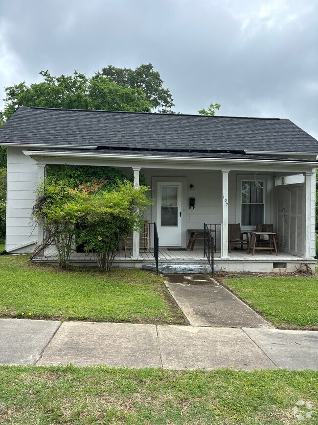 Building Photo - 109 Glen Oak Dr Rental