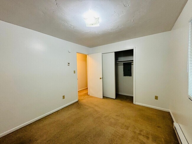 Photo - 3 Bedroom 1 Bath Apartment