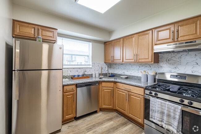 1BR, 1BA w/Rec Room - 1,075SF - Kitchen