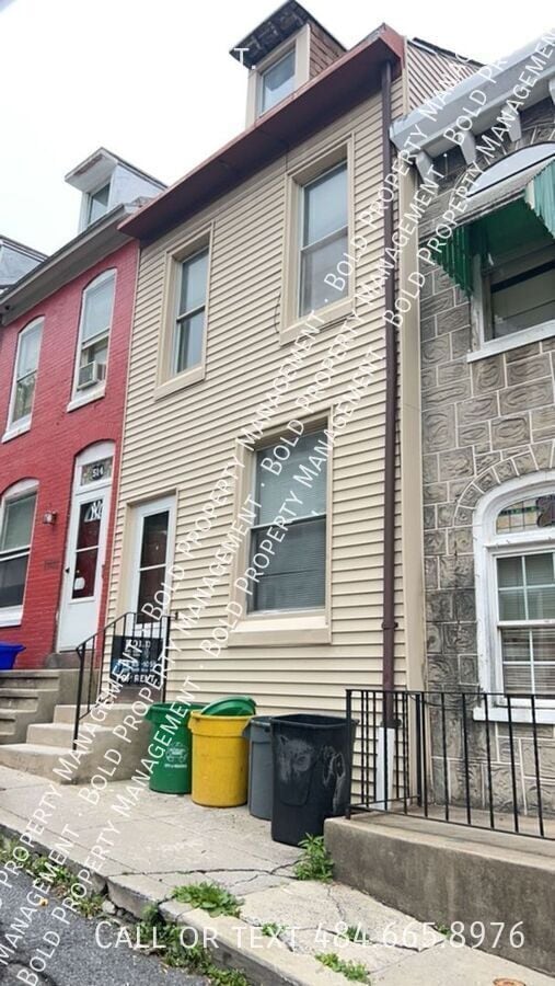 Photo - 512 Maple St