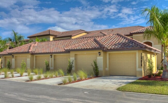 7305 River Hammock Dr Unit 206