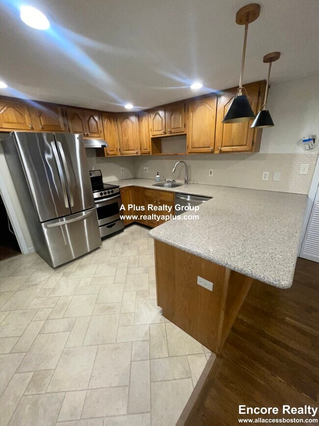 Building Photo - 842 South St Unit 1B