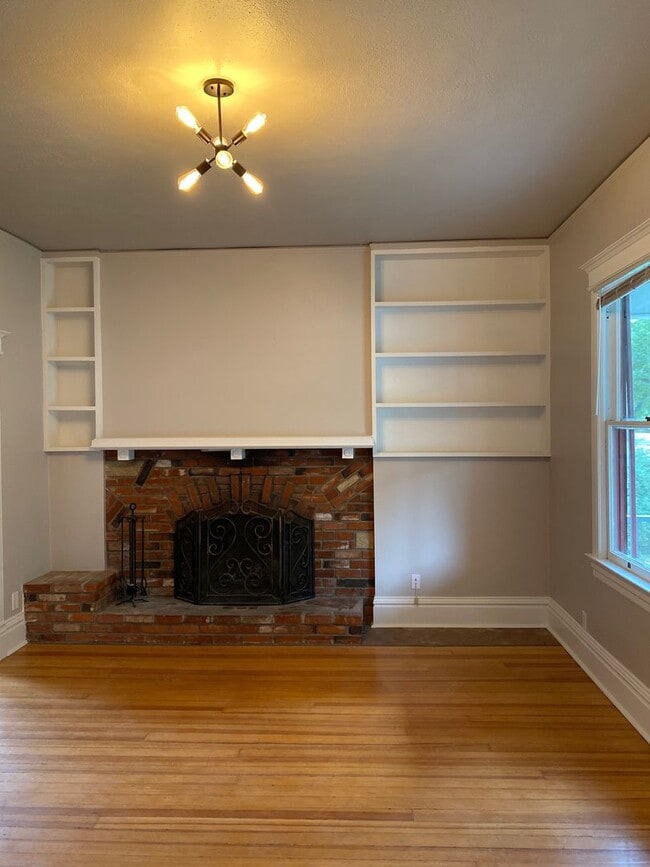 Photo - Beautiful 3 bed/2 bath Near Downtown!