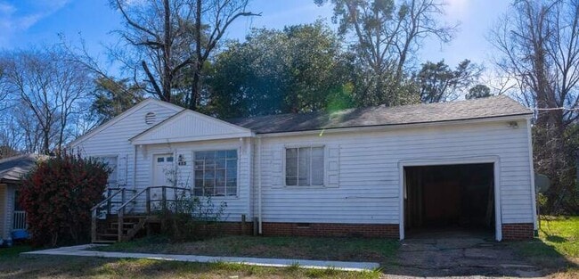 Photo - 433 Lawrence Rd