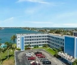 Building Photo - 5555 Gulf Blvd Unit 104 Rental