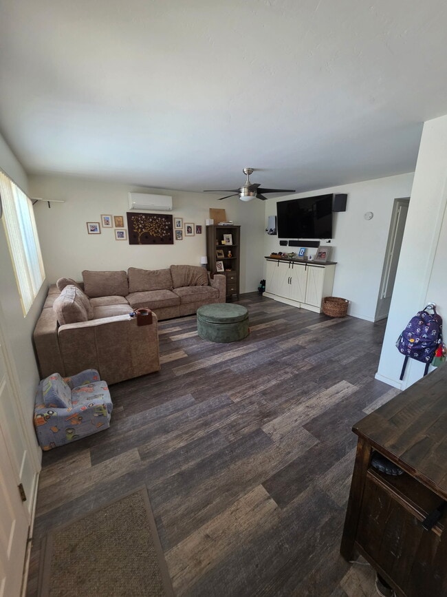 Photo - 598 Tam O Shanter Dr