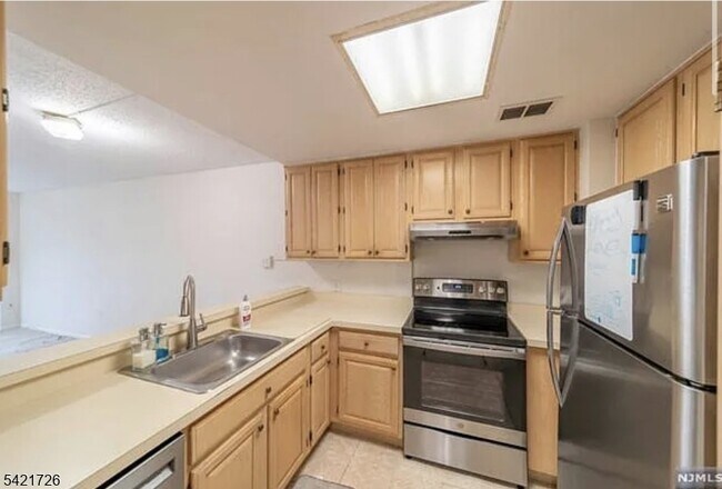 Photo - 310 Lookout Ave Unit 304