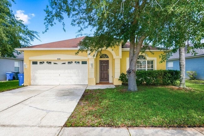 Building Photo - Newly renovated home with large Fenced Yard