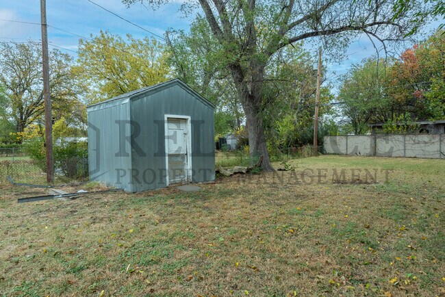 Photo - 726 S Bonn St