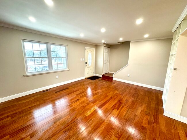 Photo - 540 Valleywood Rd