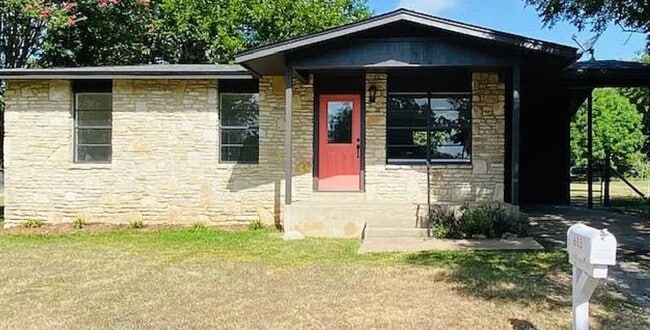 Building Photo - 603 Live Oak St Rental