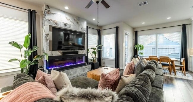 Photo - 3116 Leather Leaf Ln