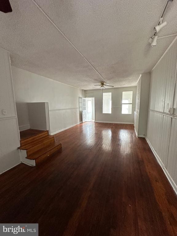 Photo - 135 W Courtland St