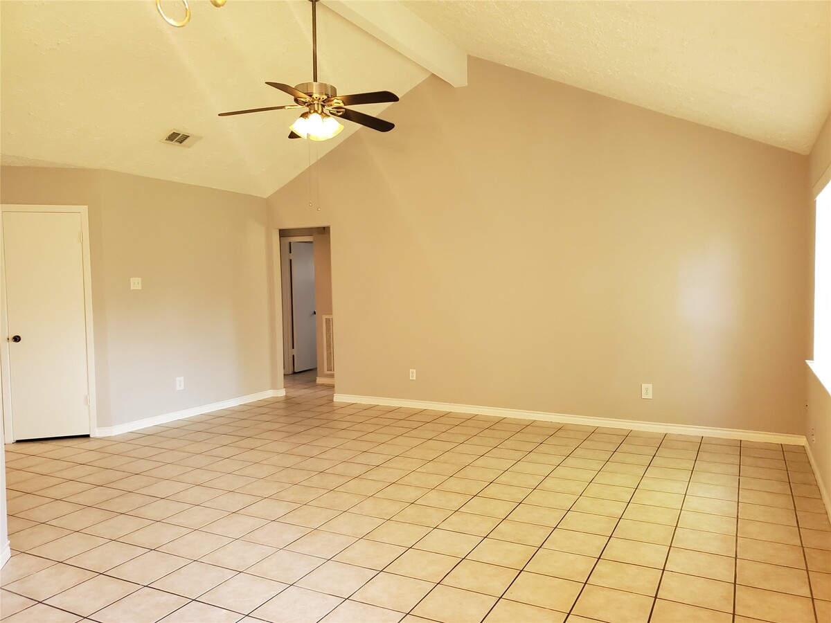 Photo - 16315 Thistleglen Dr