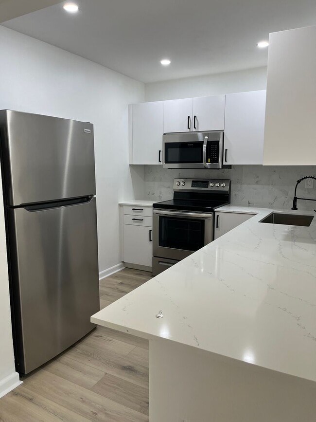 Photo - Beautiful 2 bedroom 2 bath Condo in Boca R...