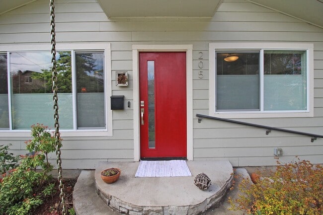 Photo - 205 NE 79th Ave