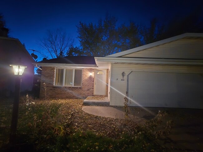 Building Photo - 2231 Cloudview Ct