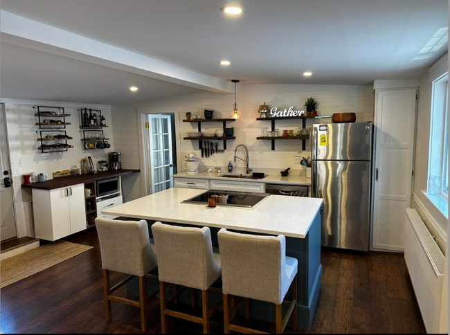 Building Photo - 36 South St Unit 201