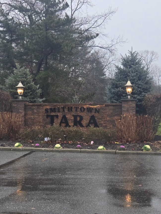 Building Photo - 68 Scarlett Dr Unit 68 Scarlett Dr. Commack