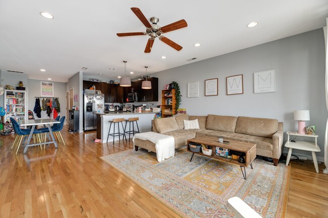 Photo - 1822 W Irving Park Rd Unidad 403