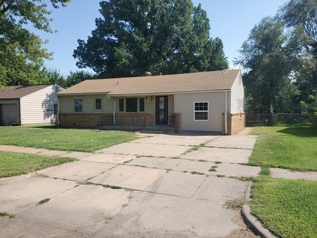 Photo - Single family home Recently renovated, mov...