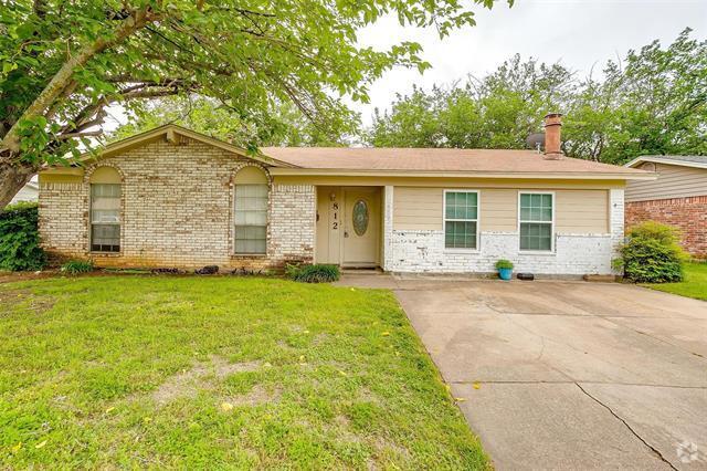 Building Photo - 812 E Prairie View Rd Rental
