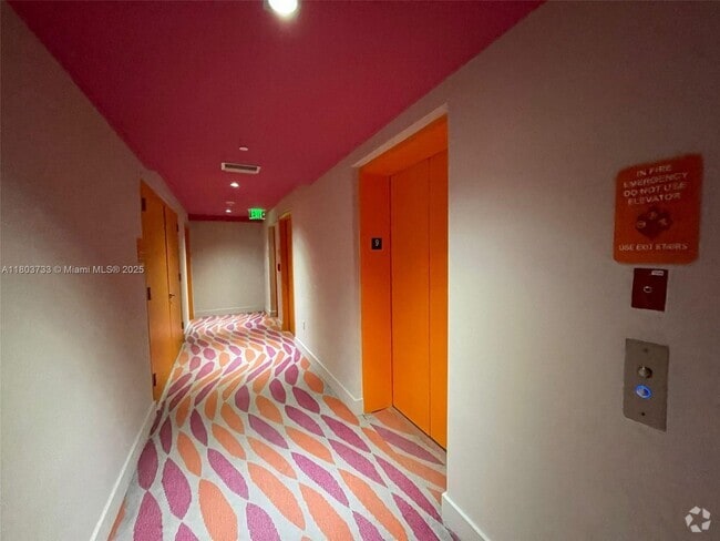 Building Photo - 31 SE 6th St Unit 907 Rental