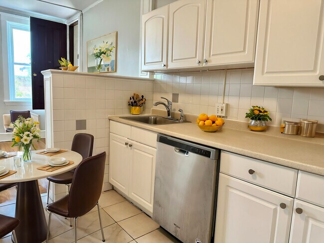 Photo - 330 St Paul St Unidad 6