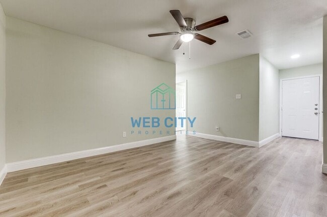 Photo - 6330 Cinnamon Oaks Dr