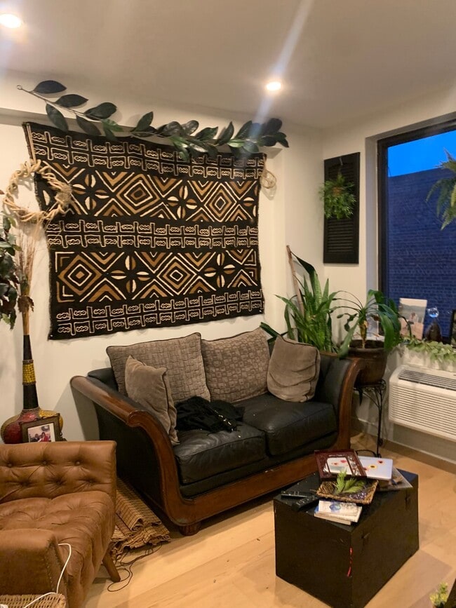 Photo - 116-17 Grosvenor Ln Unidad 3A