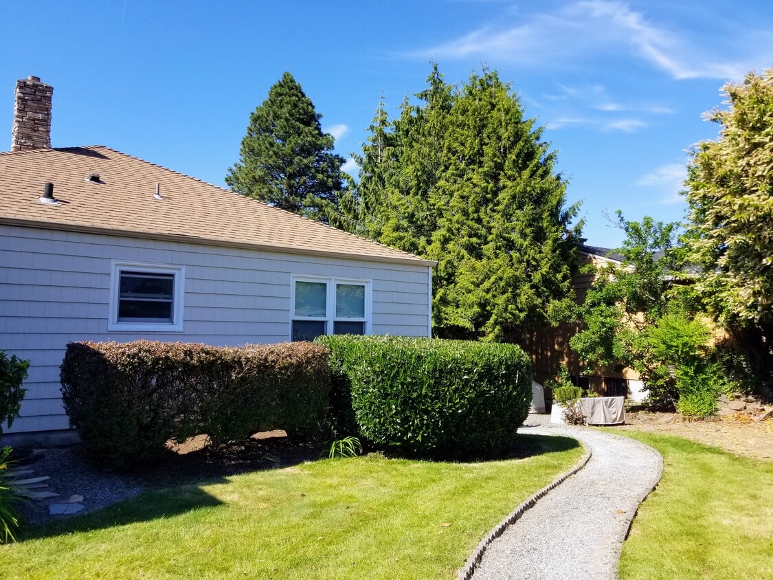 Photo - 7150 S Sunnycrest Rd (Seattle, WA)