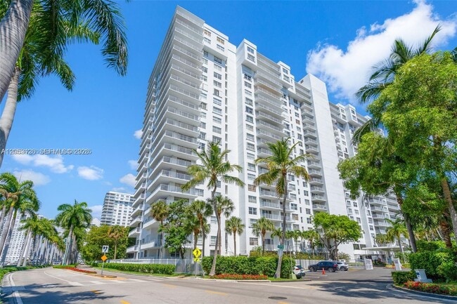 Photo - 2801 NE 183rd St Unit 405W