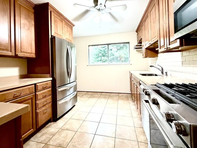 804 Cypress Beach Rd