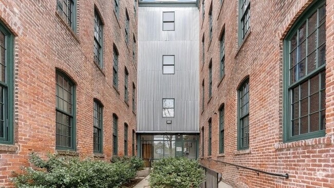 Photo - 407 Pine St