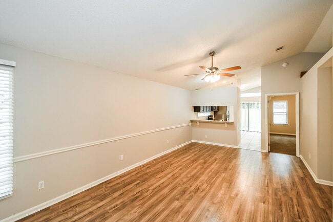 Photo - 2610 Malibu Cir