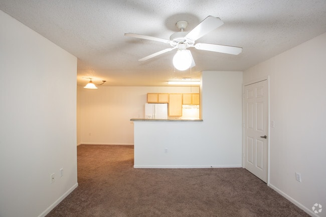 2BR, 2BA - 962 SF