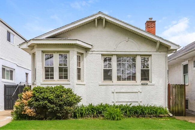 Photo - 6209 N Maplewood Ave Casa