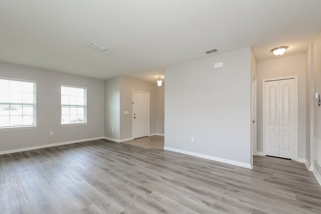 Photo - 4804 Ashurst St