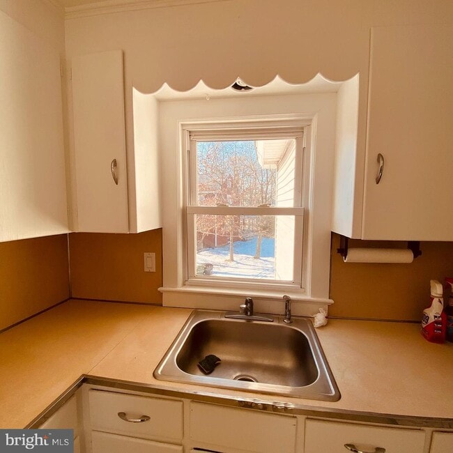 Photo - 328 S Broadway