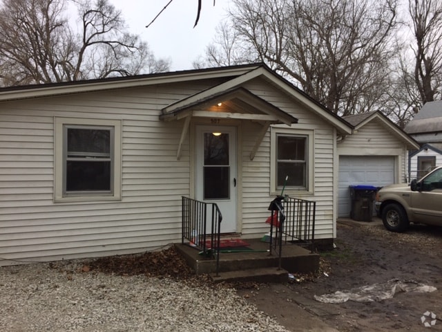 Building Photo - 507 NE Winfield Ave Rental