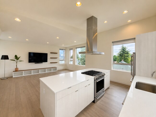 Photo - West Seattle/Pigeon Point Townhome
