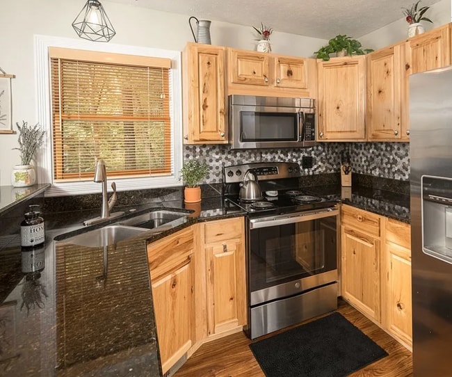 Photo - 830 W Tweetsie Ln